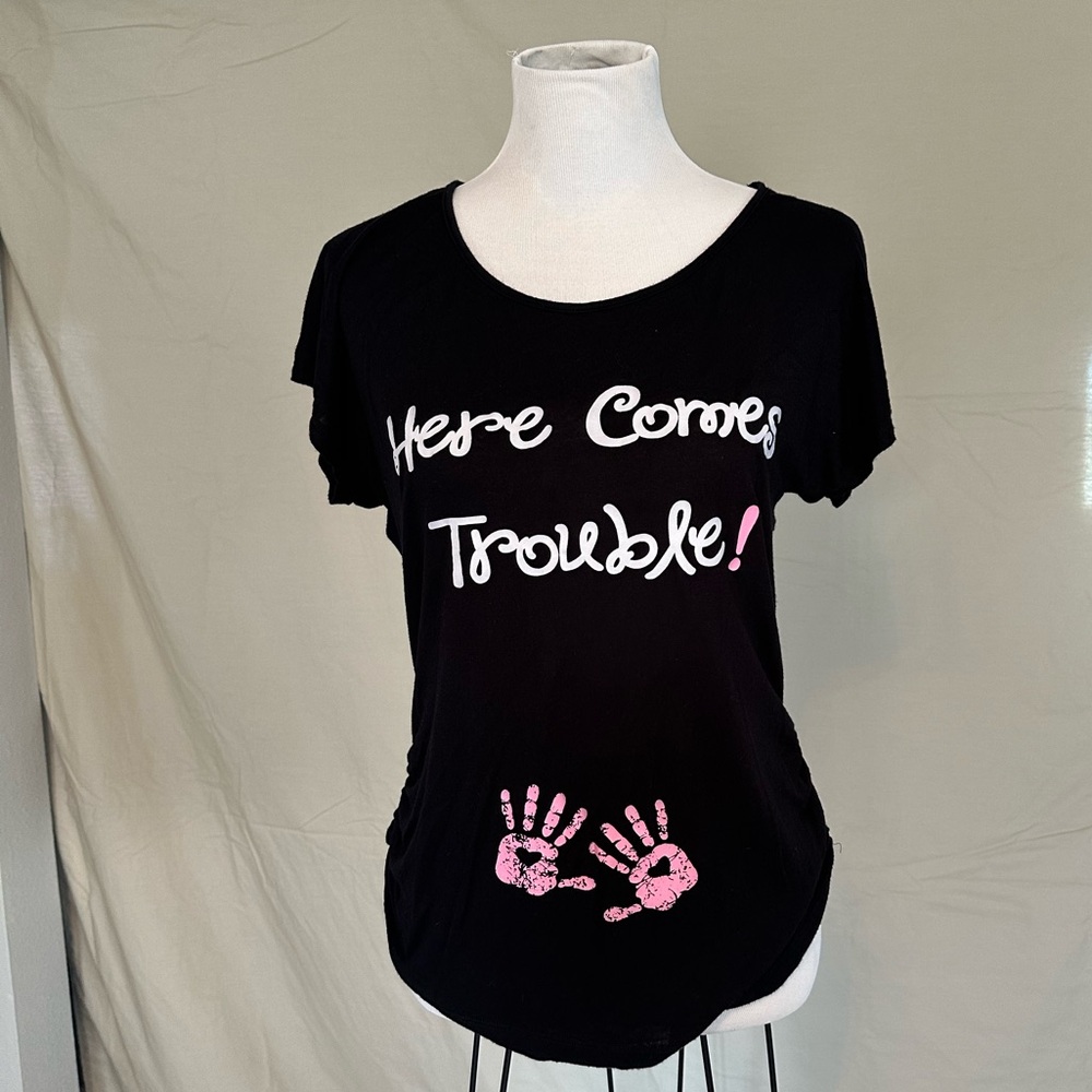 Black Graphic Tee with Pink Accents Robin’s Nest maternity T-shirt large baby